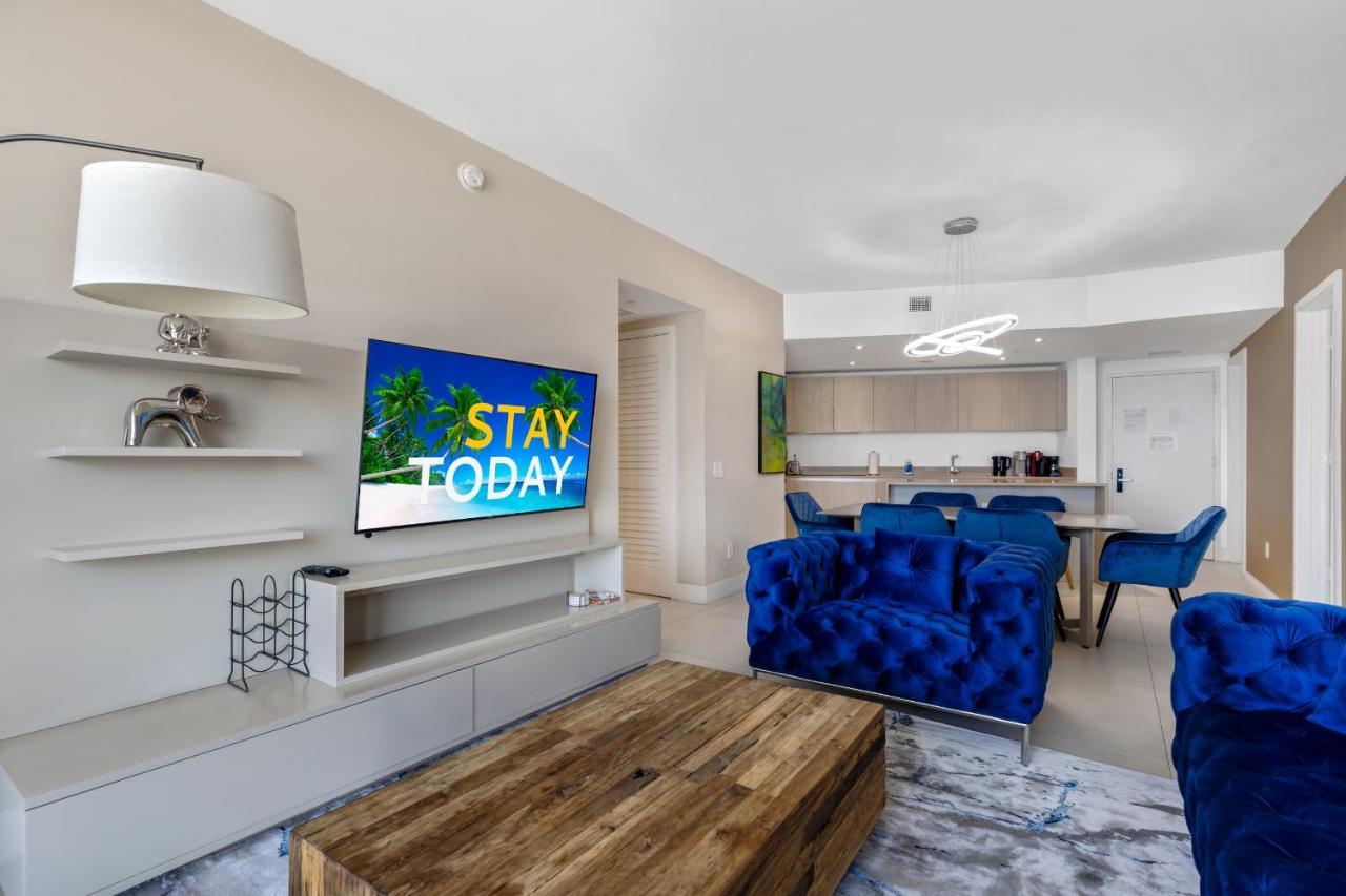 The Ultimate Resort - Beachfront 2 Bedroom Apartment With Direct Ocean View, Rooftop Pool, Hot Tub And Gym Χόλιγουντ Εξωτερικό φωτογραφία